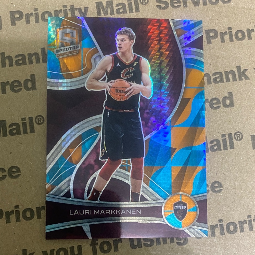 2021 Panini Spectra Lauri Markkanen Blue Orange Numbered /49!!
